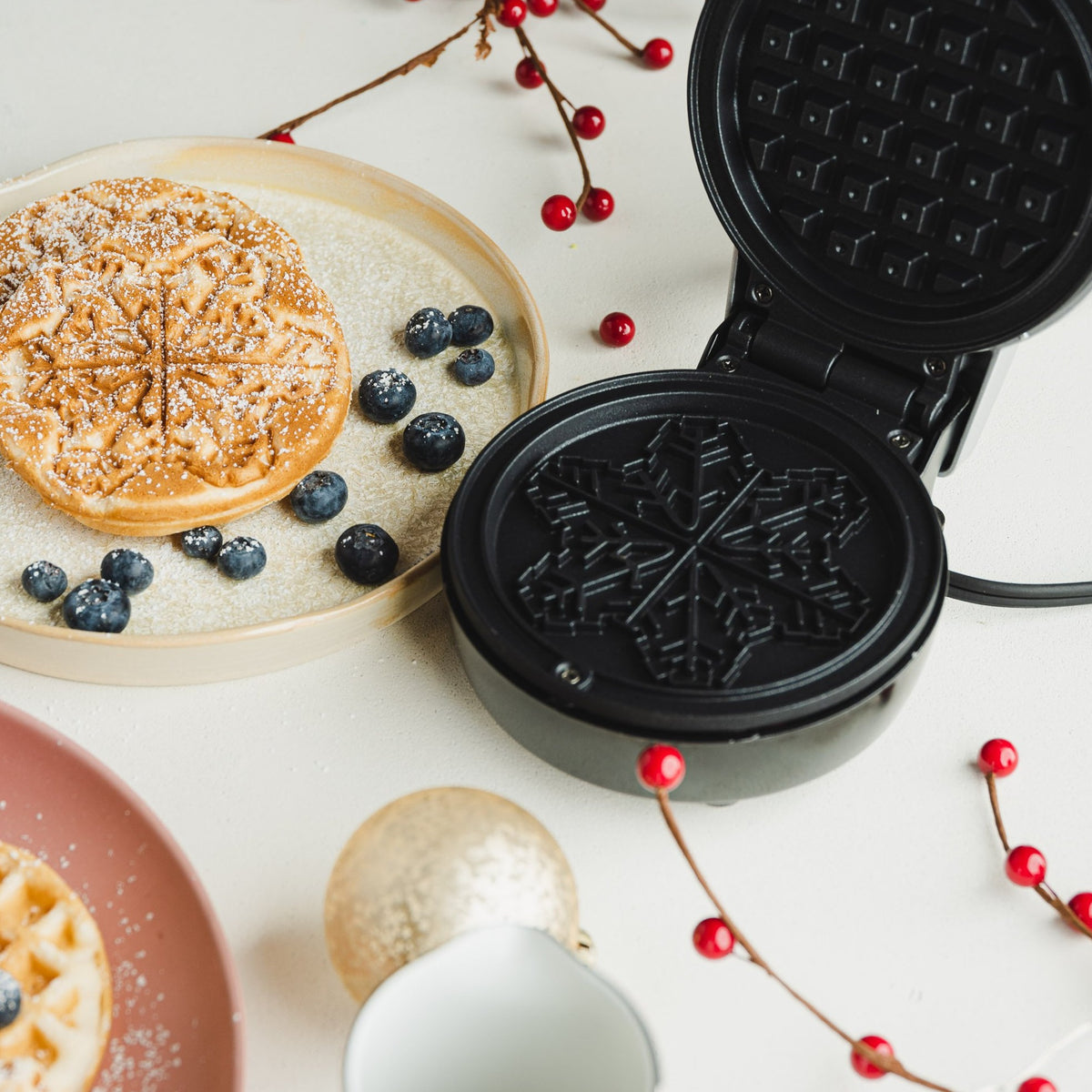 Mini Waffle Maker Christmas Tree – Bella Housewares