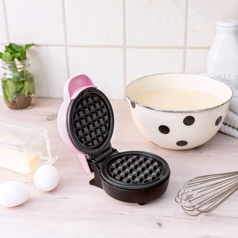 Mini Waffle Maker – Bella Housewares
