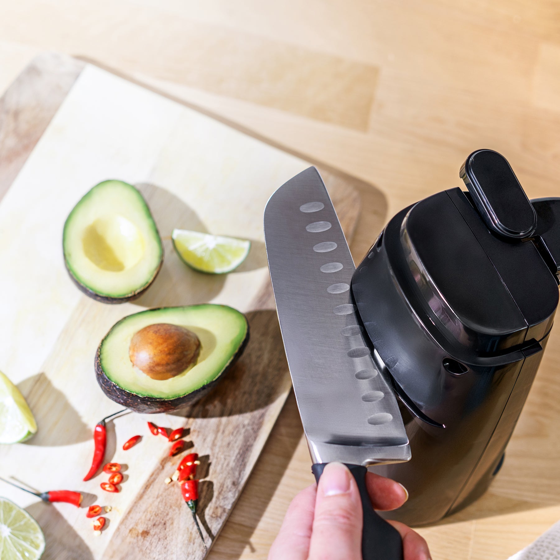 NOCO® Can Master Pro Electric Can Opener – Home Hero Shop