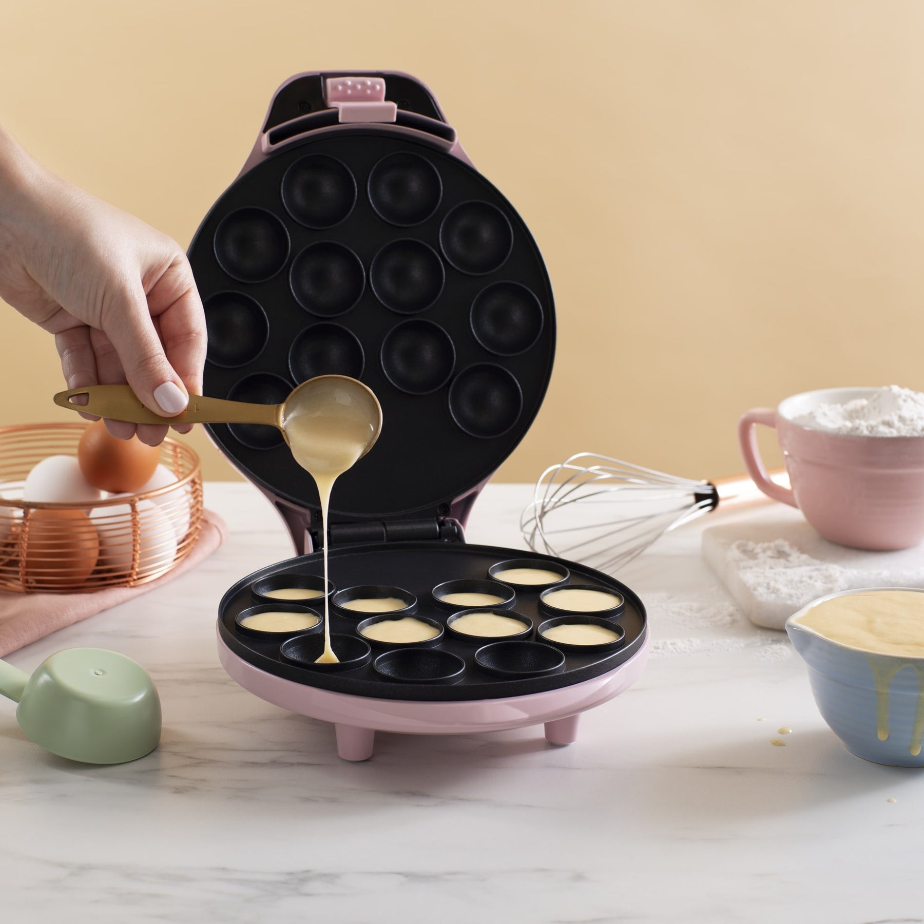 Mini Cake Pop Maker – Bella Housewares